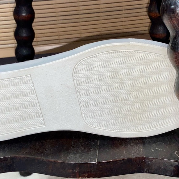 Pride! 🏳️‍🌈🌈Torrid Sparkly rainbow slip on sneakers - Picture 11 of 15